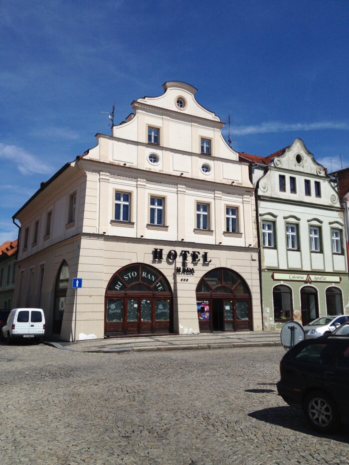 ŽATEC – HOTEL U HADA