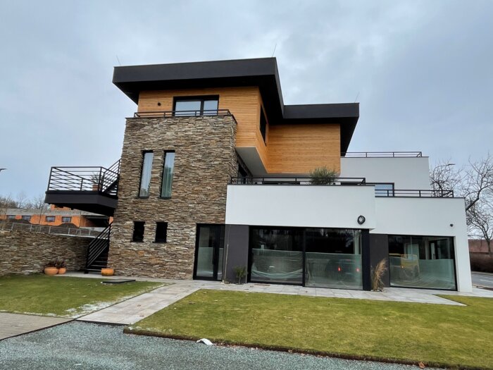 SLUHY - RODINNÝ DŮM