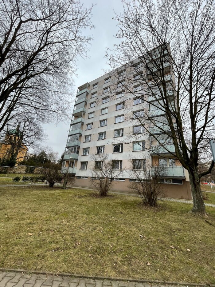 TYNÍŠTĚ NAD ORLICÍ - BYTOVÝ DŮM