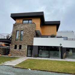 SLUHY - RODINNÝ DŮM